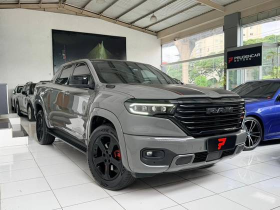 RAM RAMPAGE 2.0 HURRICANE 4 TURBO GASOLINA R/T 4X4 AUTOMÁTICO